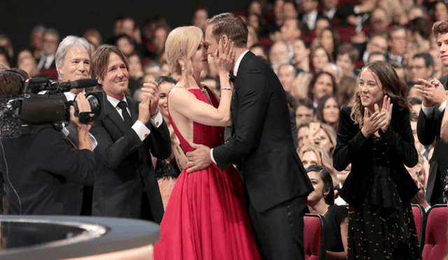 Nicole Kidman y la polémica en los Emmys: besó a otro hombre delante de su esposo [VIDEO]