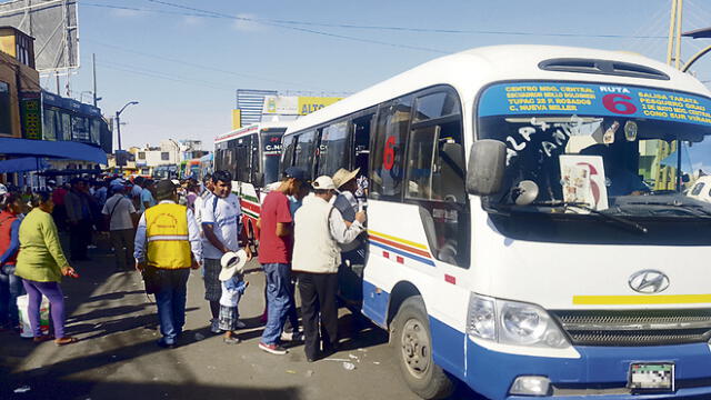 Piden que más de 200 buses antiguos operen hasta 2023 en Tacna