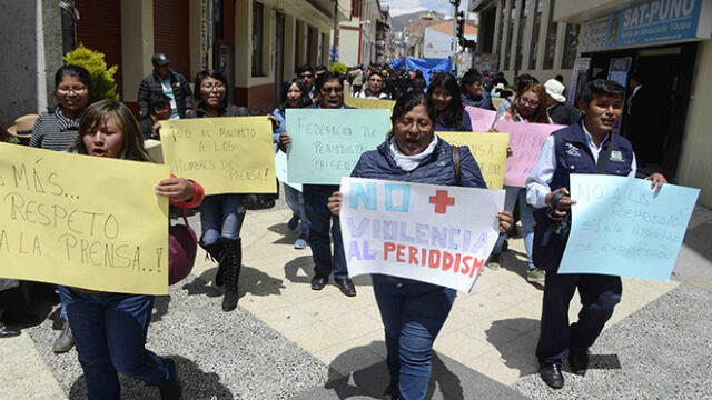 Periodistas de Puno marcharon en solidaridad a colega por agresión