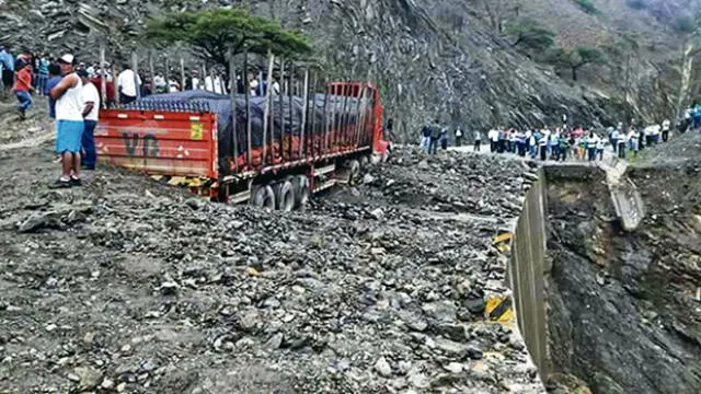 Deslizamiento restringe tránsito en las vías a Cajamarca y el nororiente