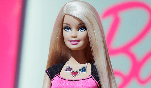 Barbie sorprende a usuarios al revelar su apellido en Twitter