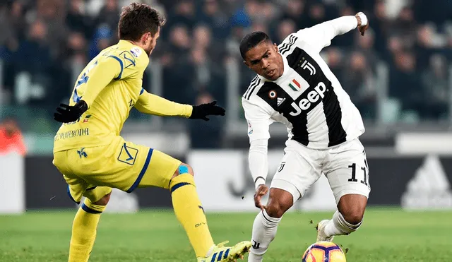 Juventus vs Chievo: potente remate de Douglas Costa para marcar el 1-0 [VIDEO]