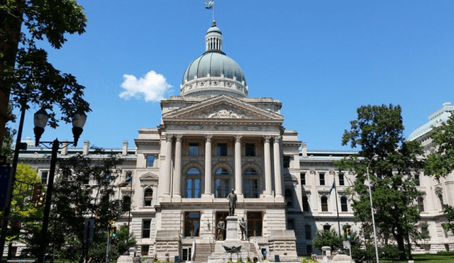 Estados Unidos: Indiana firma ley que permitirá a DACA obtener licencias profesionales 