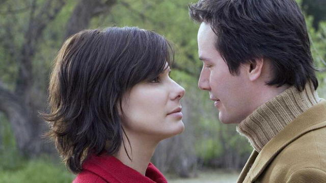 Sandra Bullock confiesa que se enamoró de Keanu Reeves [VIDEO]
