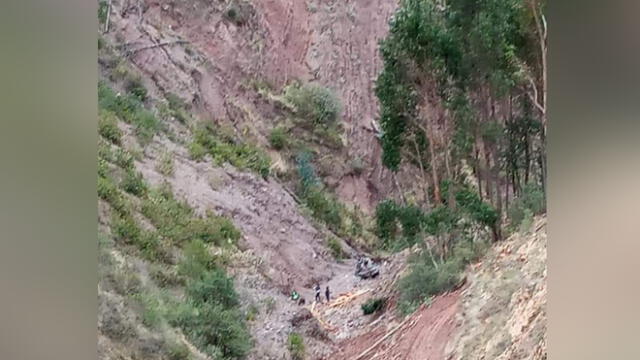 Trágico accidente de tránsito se registró en carretera de Cusco. Foto: PNP