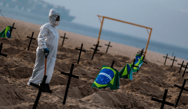 Diferentes médicos y científicos vienen alertando sobre la posibilidad de que Brasil, aún sin haber superado la primera, ya esté enfrentando una segunda ola de la pandemia. Foto: EFE