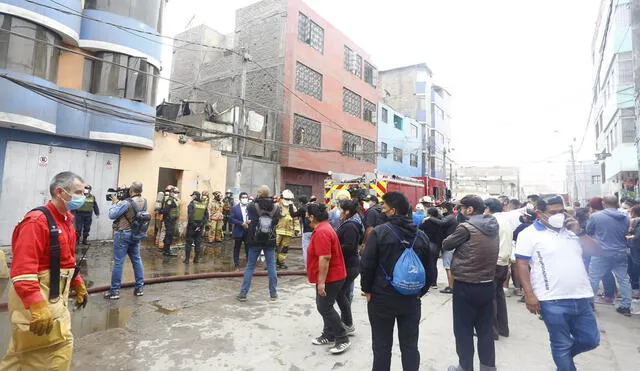 Incendio terminó con tres heridos en la zona. Foto: Félix Contreras / La República