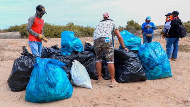 Trashtag Challenge: jóvenes limpian playas de Talara [FOTOS]