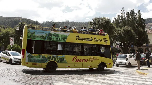 FISCALIZACIÓN. Cuidarán a turistas que llegan a Cusco.