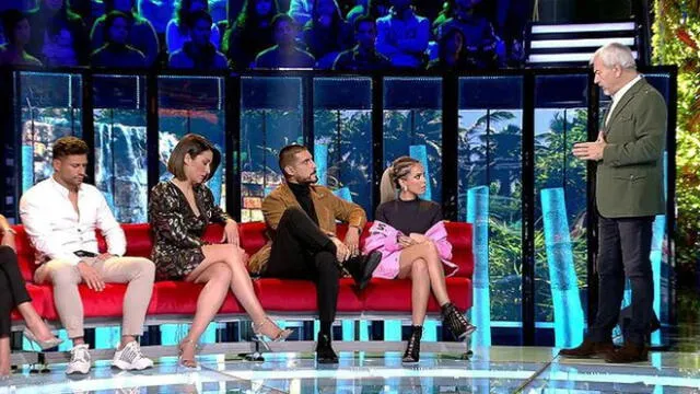 Gloria Camila no dudó en responder a las preguntas de Carlos Sobera. (Foto: Telecinco)