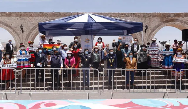 Ceremonia de lanzamiento se realizó en la plaza de Yanahuara. Créditos foto: Oswald Charca/ La República.