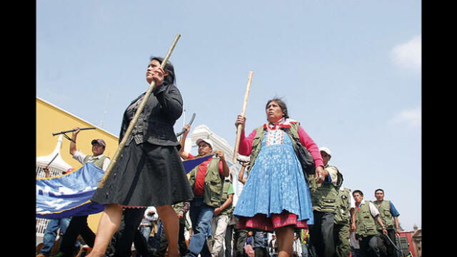 Ronderos obligan a bailar un huayno a presunto delincuente en Cajamarca [VIDEO]