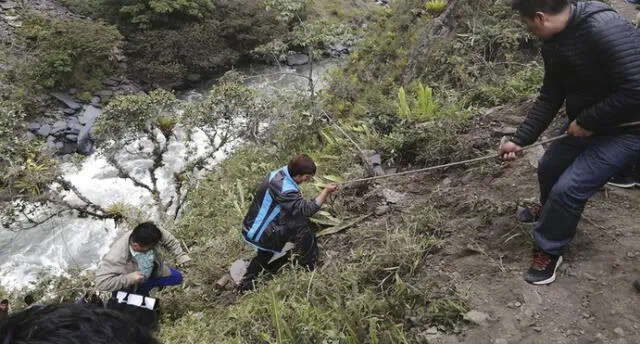 Puno: Miniván cae a río Inambari y deja 2 muertos y varios desaparecidos [VIDEO Y FOTOS]