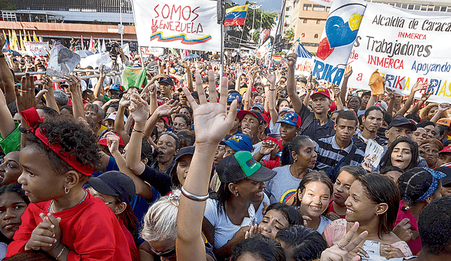 Venezolanos eligen alcaldes en elecciones con escasa oposición