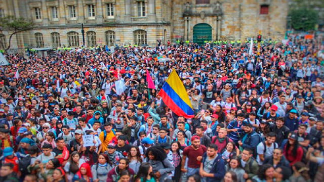 Miles de colombianos participarán del paro nacional convocado para el próximo 21 de noviembre. 
Fuente: rmr.fm