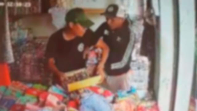 Cámara registra robo de sujetos con arma de fuego en Tumbes  [VIDEO]
