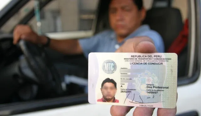 La licencia de conducir cuenta con una fecha de caducidad. Foto: La República