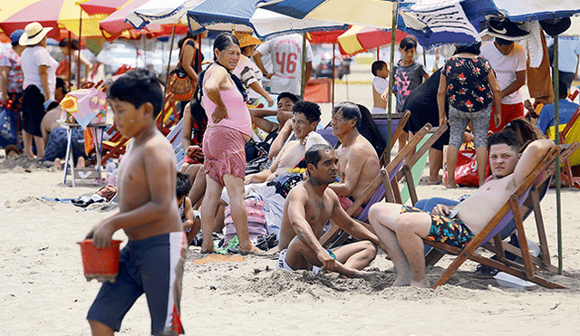 Ciudadanos no hacen caso a restricciones y acuden a playas