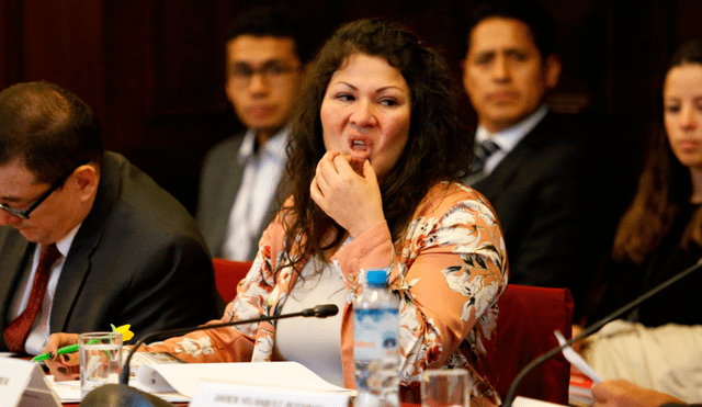 Congreso oficializa suspensión de 120 días de Yesenia Ponce tras falsos certificados