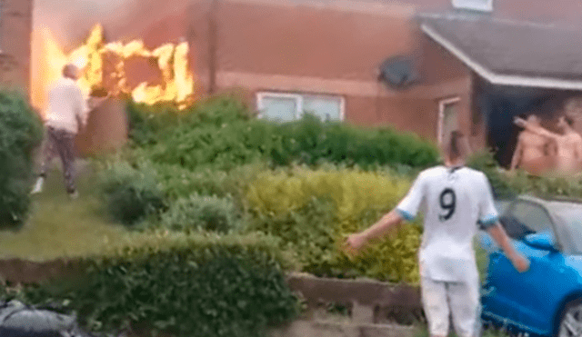 YouTube viral: Vecinos prefieren discutir mientras incendio consume sus casas [VIDEO]