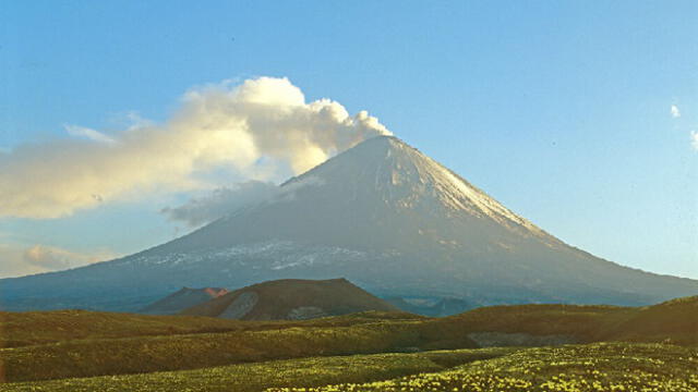 El volcán está ubicado en la península volcánica de Kamchatka, Rusia. Foto: Difusión.