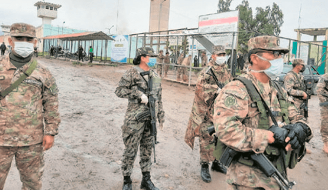 Alto ahí. Militares y policías aplacaron motín en Ayacucho.