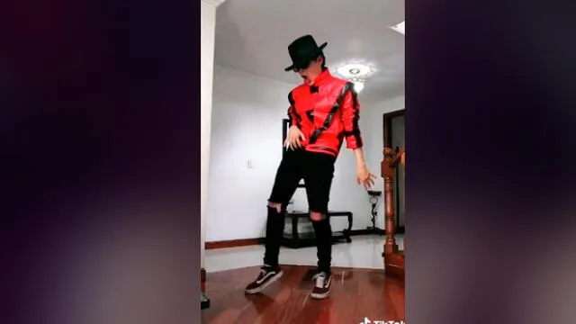 Desliza las imágenes para ver la increíble coreografía que hizo este talentoso joven peruano al ritmo de Michael Jackson. Foto: Bruce Paz/TikTok