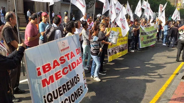 Trabajadores del Inabif protestan para exigir aumento en salarios [VIDEO]