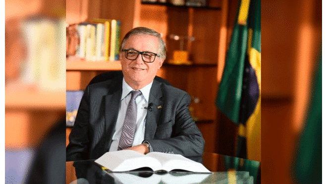 Ministro de Educación de Brasil anuncia cambios en textos escolares de historia
