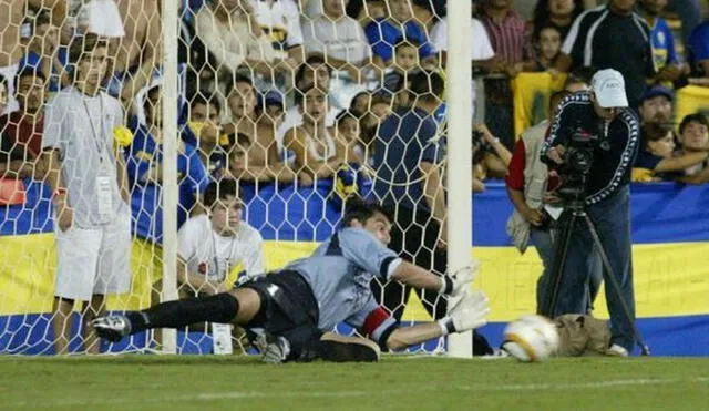 Óscar Ibáñez atajó dos disparos en la tanda de penales, lo que permitió que Cienciano le ganara 4-2 a Boca. Foto: Twitter.