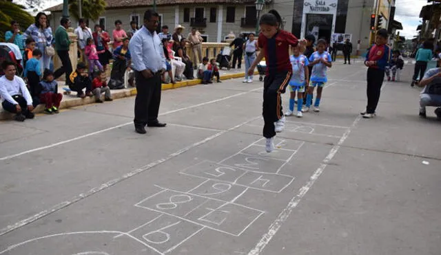 Cajabamba realizó feria demostrativa de juegos tradicionales