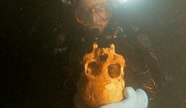 El cráneo fue hallado dentro de una cueva submarina. Foto: BBC: