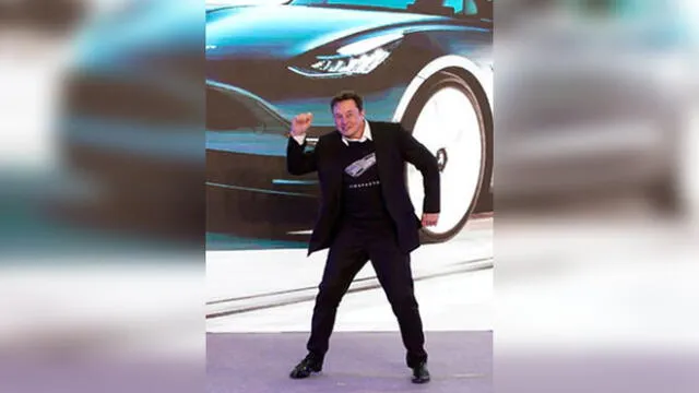 Elon Musk bailando