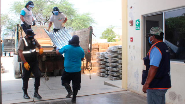 COER entrega ayuda para damnificados de Puerto Eten