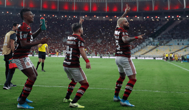 Al inicio del segundo tiempo, Gabriel marcó el 2-0 a favor de Flamengo sobre Gremio. | Foto: EFE