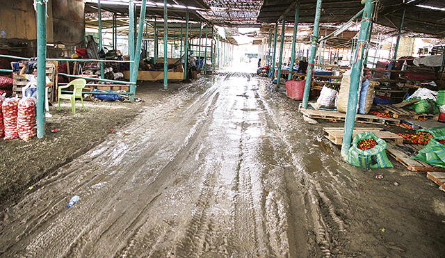 Chiclayo: Se pierden 40 toneladas de vegetales por lluvias en mercado “Los Pathos”