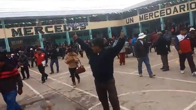 Candidatos de Puno acudieron desde temprano a emitir sus votos [VIDEO]