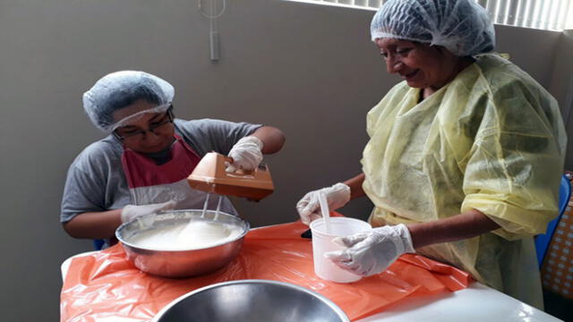 Lince: realizan taller gratuito de repostería para mujeres