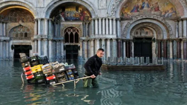 Navidad ‘bajo el agua’: así vivirá Venecia las fiestas tras su peor inundación en los últimos 53 años [FOTOS]