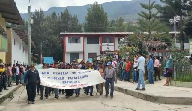 Ronderos salen a protestar con sus chicotes para exigir la salida de Dina Boluarte. Foto: La República.