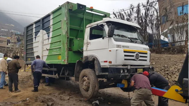 El camión recolector de basura pertenece a la empresa Industrias Arguelles. Foto: Luis Villanueva/URPI-GLR.