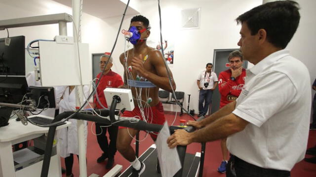 Selección peruana realiza entrenamientos de oxígeno