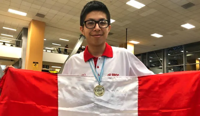 Mijaíl Gutiérrez se colgó la medalla de oro luego de obtener el puntaje perfecto. Foto: Saco Oliveros