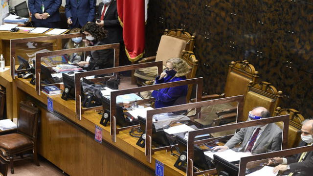 View of the Chamber of Deputies as lawmakers discuss and vote a bill that allows for early wihdrawal of private pension funds in Valparaiso, Chile on July 22, 2020. - The Chilean Senate will adopt a law on Wednesday that will allow Chileans to withdraw up to 10% of their retirement contributions, a measure against the coronavirus crisis that creates a crack in the private pension system, emblematic of the Pinochet era. (Photo by FRANCESCO DEGASPERI / AFP)