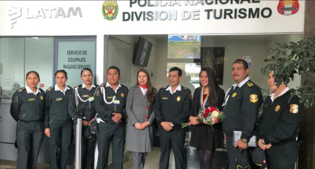 Policía inaugura oficina de información turística en aeropuerto de Cusco.