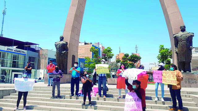 Reclamo. Universitarios llegaron hasta el Arco de Tacna. Foto: La República
