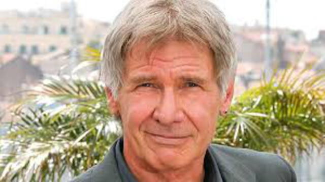 Abren investigación a Harrison Ford por estar a punto de chocar avión con pasajeros