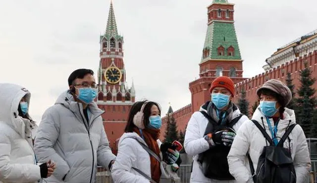 Se han confirmado dos casos de coronavirus en Rusia. Foto: Turistas chinos en la Plaza Roja de Moscú / EFE.