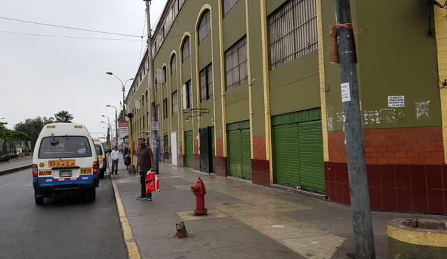 Calles del Cercado de Lima lucieron vacías; sin embargo, aún persiste el tema de la basura. Foto: Gianella Aguirre /URPI-GLR