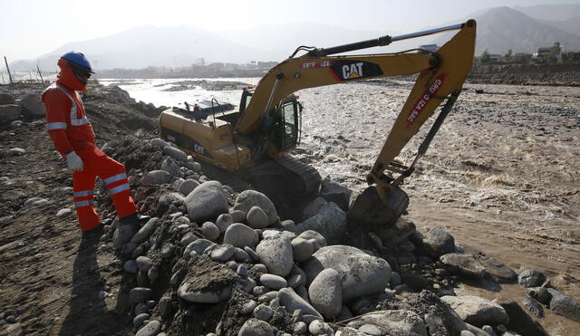 Chosica: recogen 200 mil metros cúbicos de desmonte del río Rímac